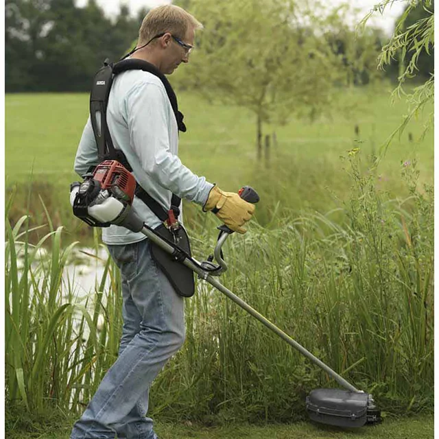 UMR 435 LE Débroussailleuse à dos